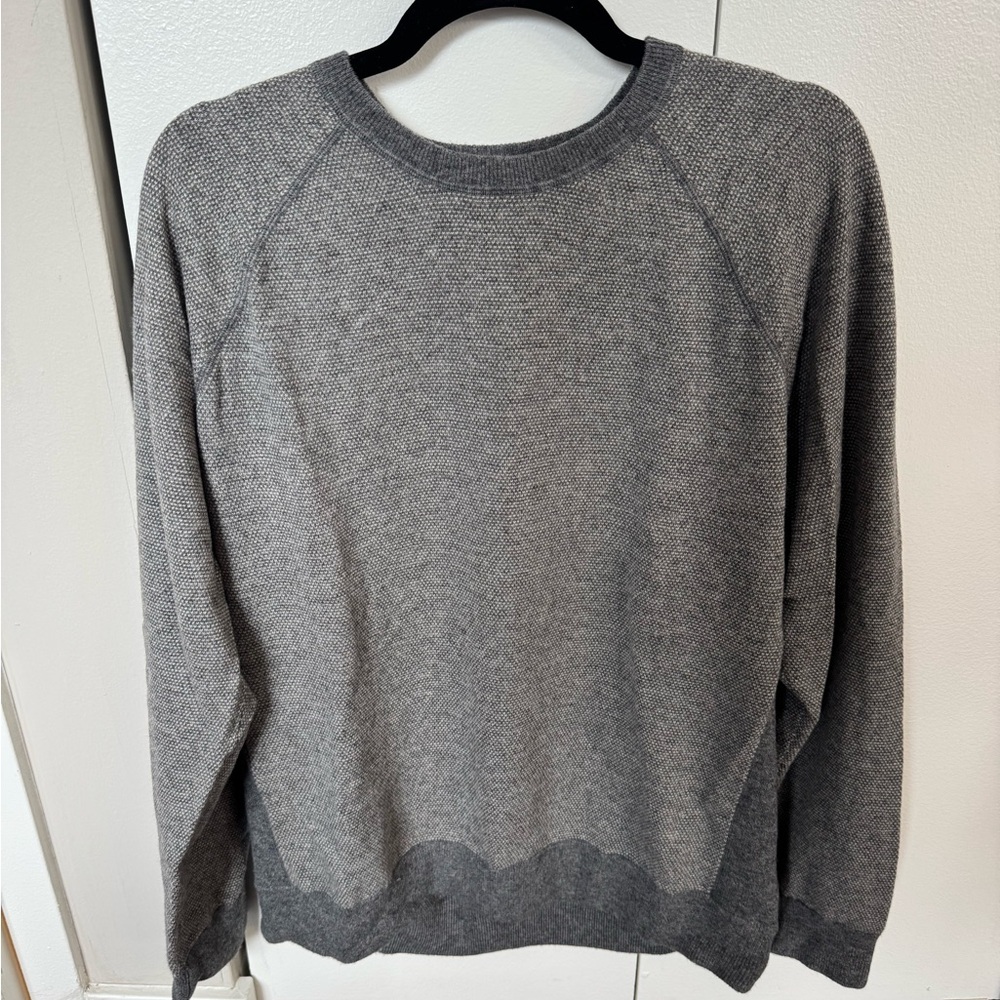 Men’s Vince Sweater size Large.